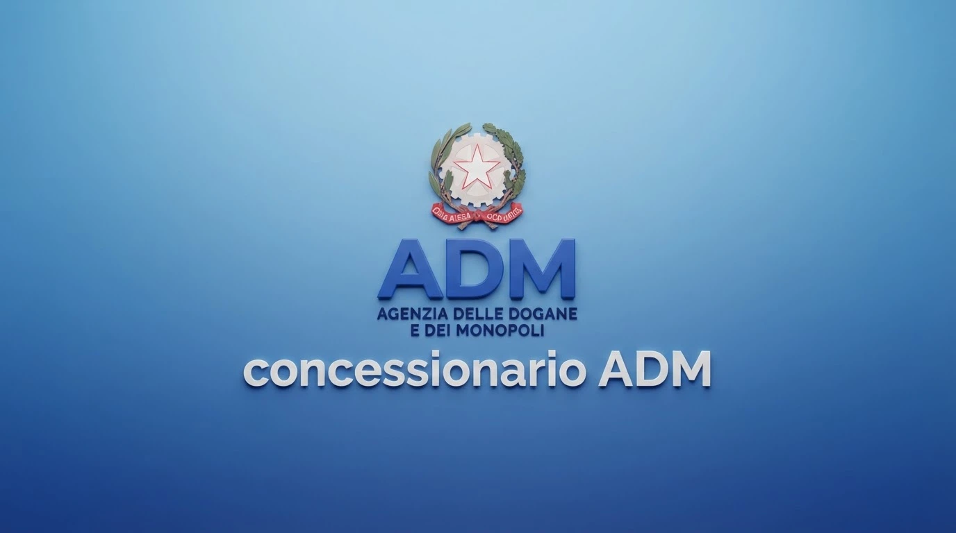 Il logo ufficiale dell'Agenzia delle Dogane e dei Monopoli accanto alla dicitura «concessionario ADM» su uno sfondo pulito